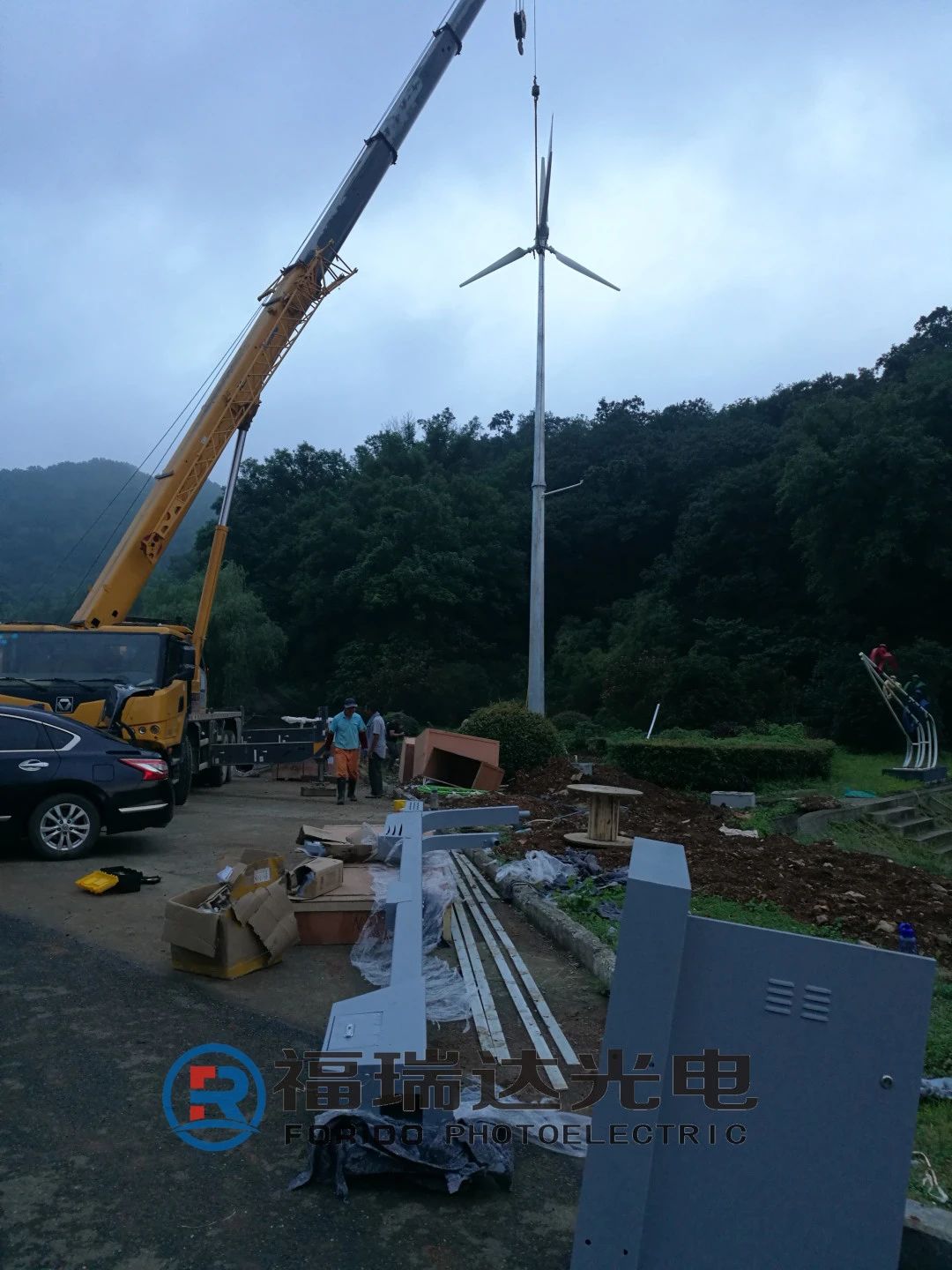 南京某部隊駐地18套智慧路燈安裝現(xiàn)場